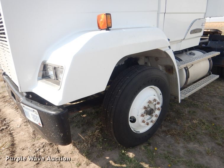 image for item DG4607 1989 Freightliner FLC112  semi truck