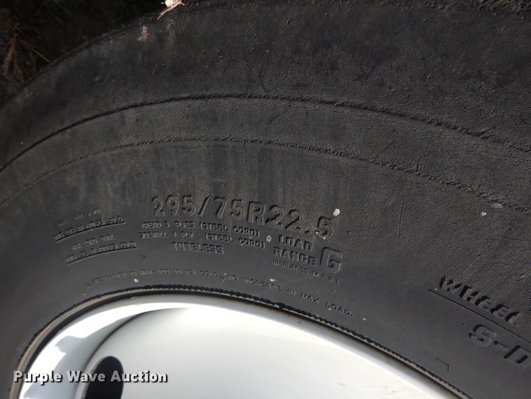 image for item DG4607 1989 Freightliner FLC112  semi truck