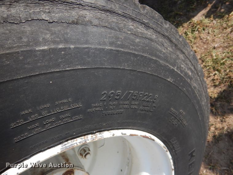 image for item DG4607 1989 Freightliner FLC112  semi truck