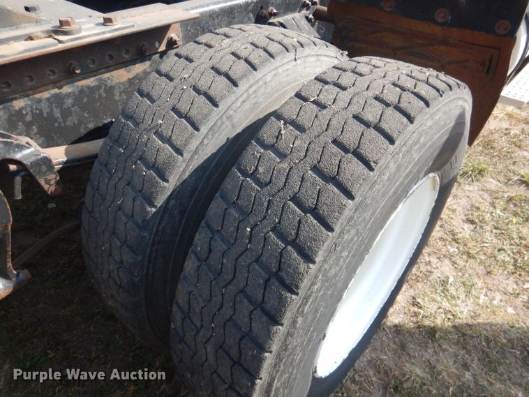 image for item DG4607 1989 Freightliner FLC112  semi truck