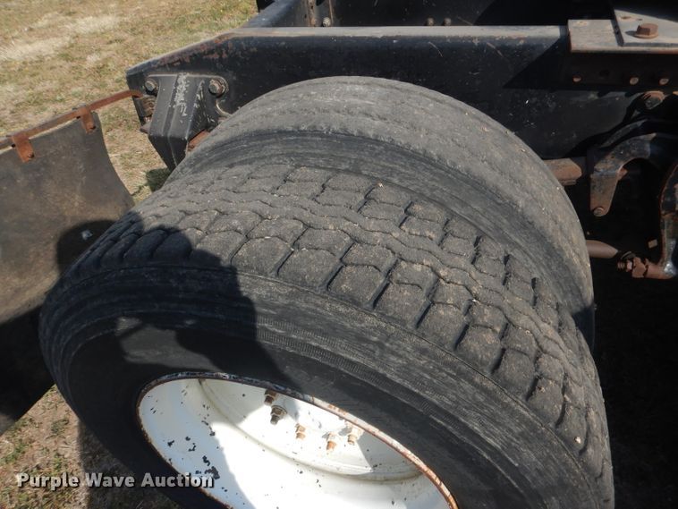 image for item DG4607 1989 Freightliner FLC112  semi truck