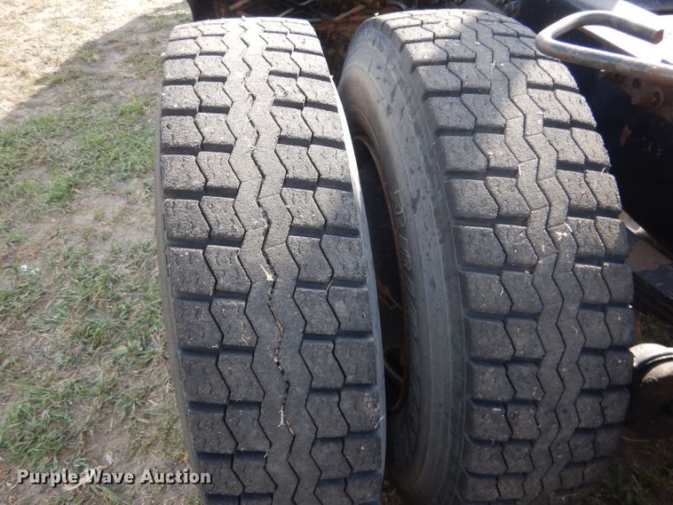 image for item DG4607 1989 Freightliner FLC112  semi truck