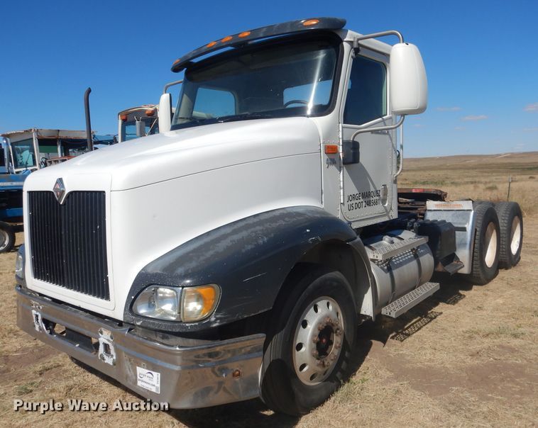 image for item DG4616 2003 International 9100i  semi truck