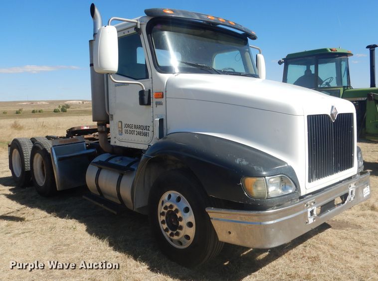 image for item DG4616 2003 International 9100i  semi truck