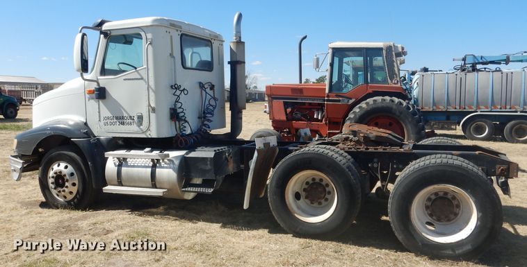 image for item DG4616 2003 International 9100i  semi truck