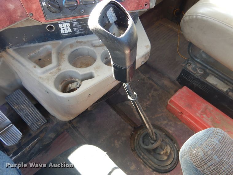 image for item DG4616 2003 International 9100i  semi truck