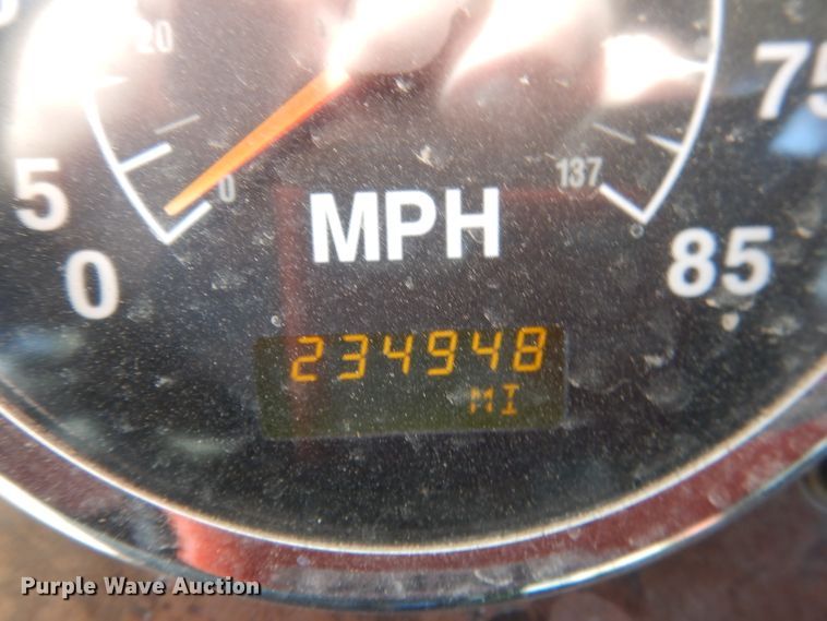 image for item DG4616 2003 International 9100i  semi truck