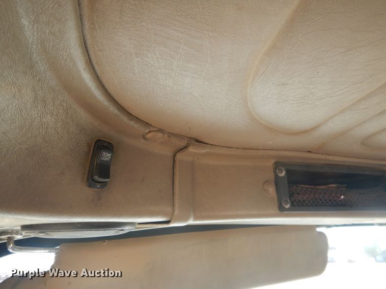 image for item DG4616 2003 International 9100i  semi truck