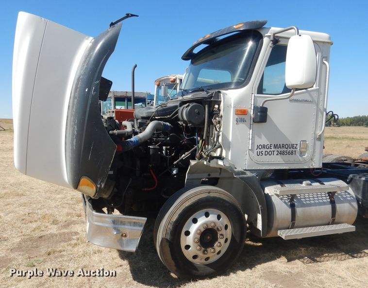 image for item DG4616 2003 International 9100i  semi truck