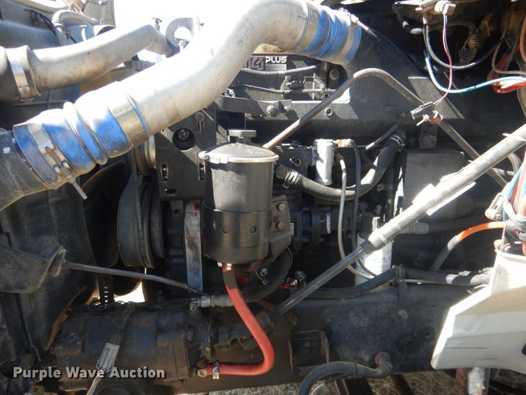 image for item DG4616 2003 International 9100i  semi truck