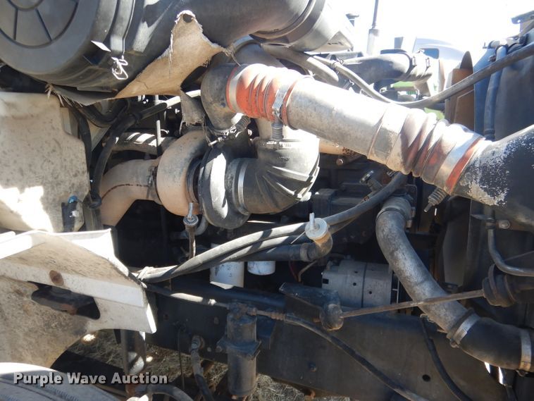 image for item DG4616 2003 International 9100i  semi truck