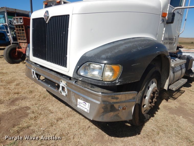 image for item DG4616 2003 International 9100i  semi truck