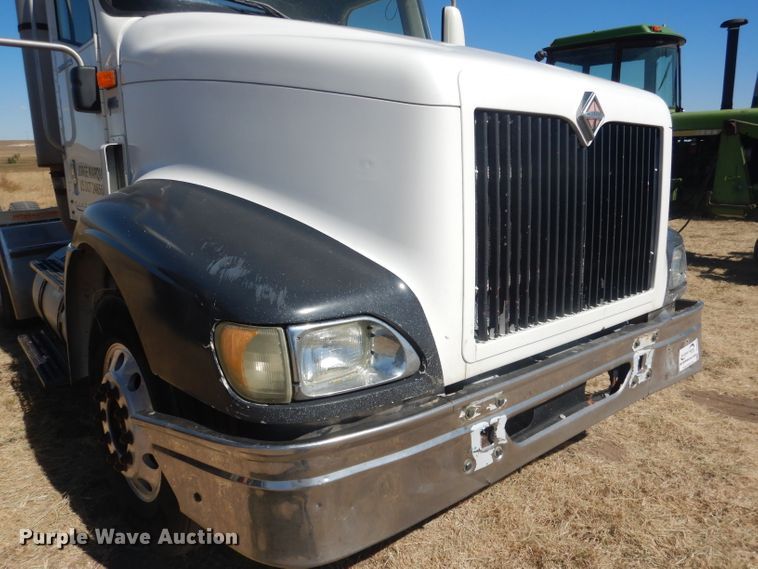 image for item DG4616 2003 International 9100i  semi truck