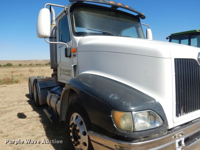 image for item DG4616 2003 International 9100i  semi truck