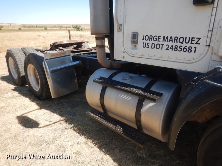 image for item DG4616 2003 International 9100i  semi truck