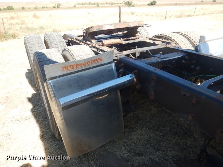 image for item DG4616 2003 International 9100i  semi truck