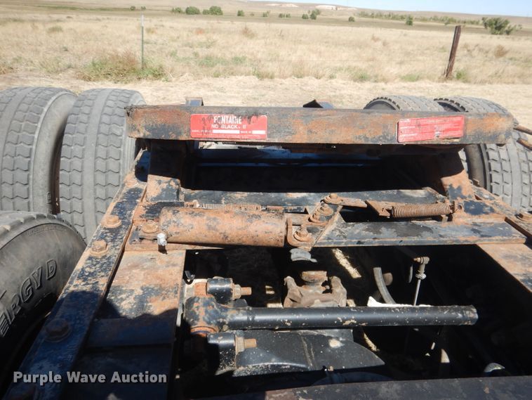 image for item DG4616 2003 International 9100i  semi truck