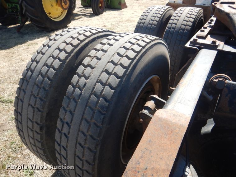 image for item DG4616 2003 International 9100i  semi truck