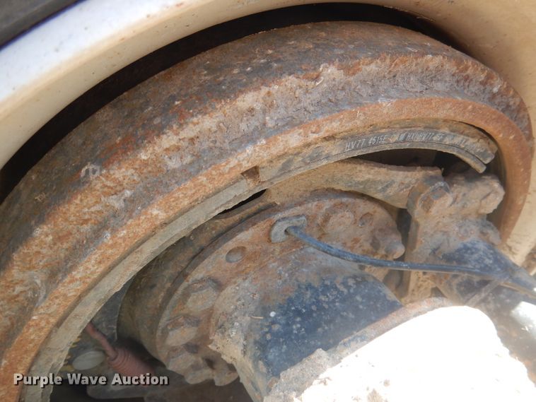 image for item DG4616 2003 International 9100i  semi truck