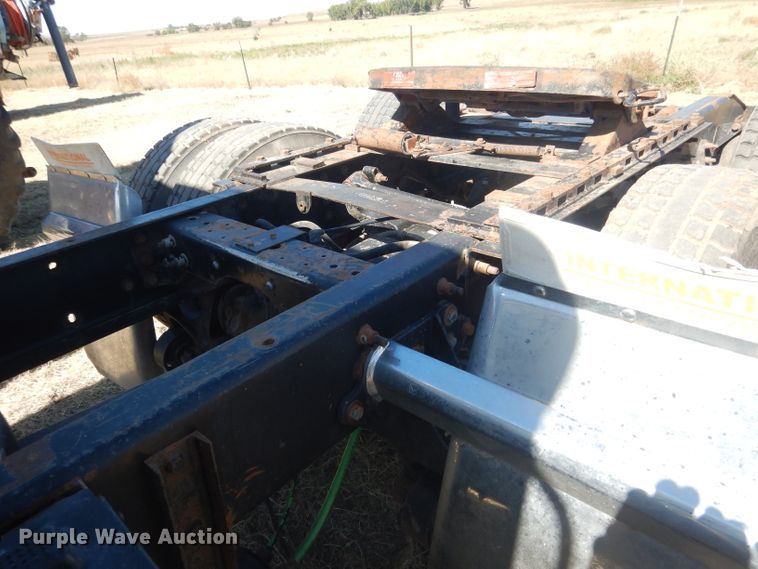 image for item DG4616 2003 International 9100i  semi truck