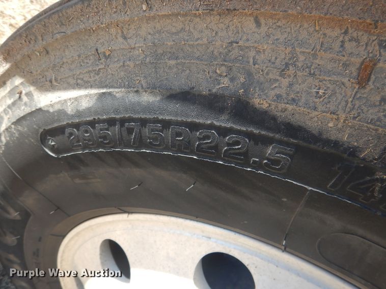 image for item DG4616 2003 International 9100i  semi truck