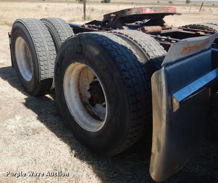 image for item DG4616 2003 International 9100i  semi truck