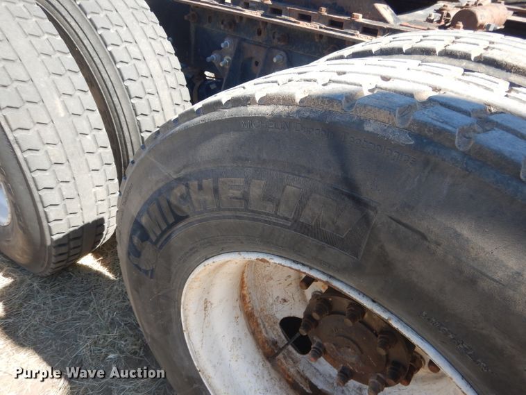 image for item DG4616 2003 International 9100i  semi truck