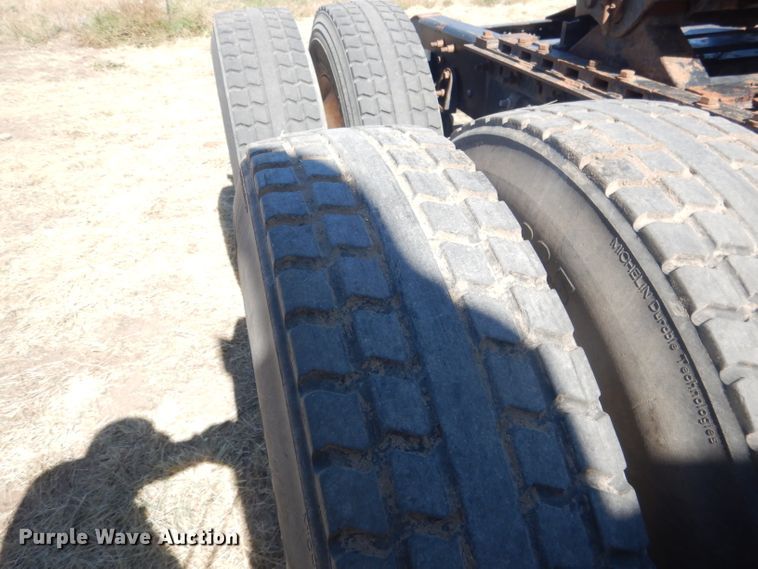 image for item DG4616 2003 International 9100i  semi truck