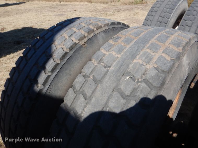 image for item DG4616 2003 International 9100i  semi truck