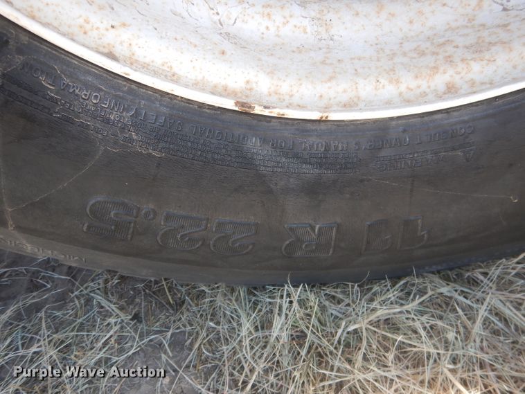 image for item DG4616 2003 International 9100i  semi truck