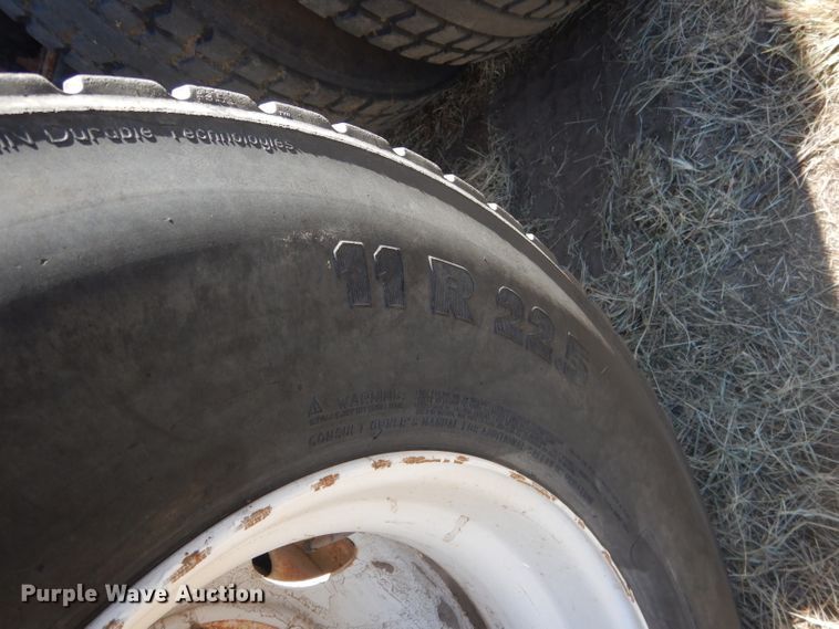 image for item DG4616 2003 International 9100i  semi truck