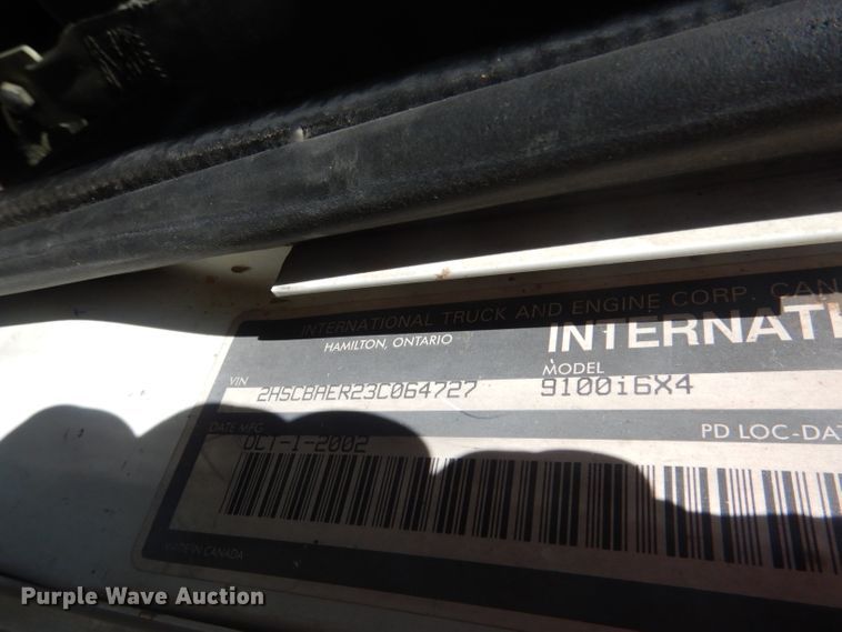 image for item DG4616 2003 International 9100i  semi truck