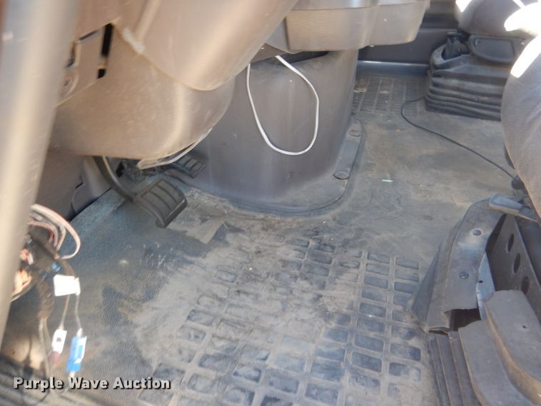 image for item DG4620 2015 Volvo VN  semi truck