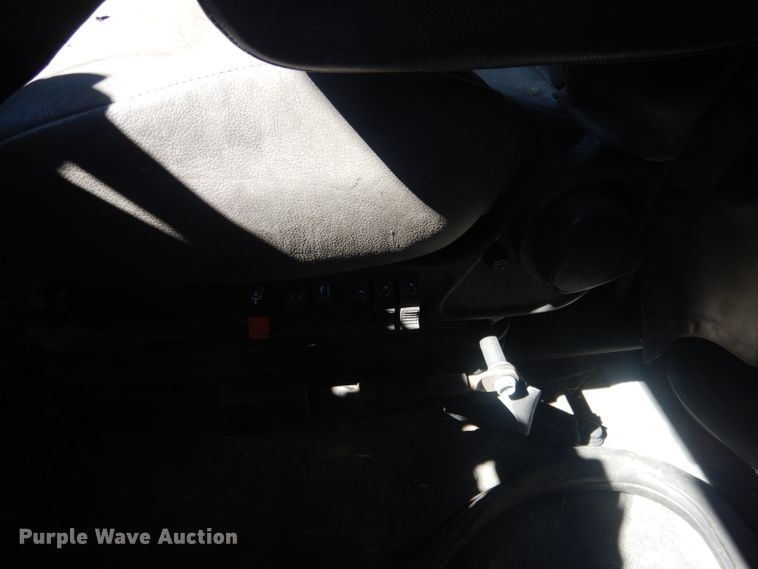 image for item DG4620 2015 Volvo VN  semi truck