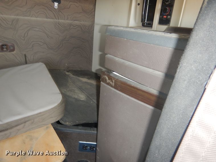 image for item DG4620 2015 Volvo VN  semi truck