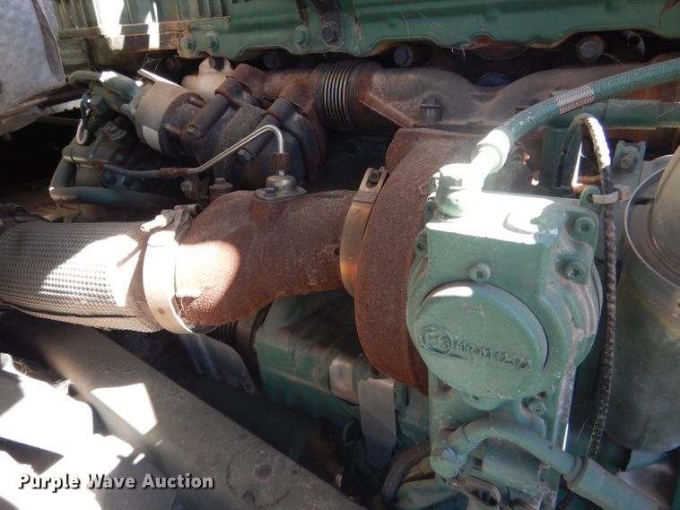 image for item DG4620 2015 Volvo VN  semi truck