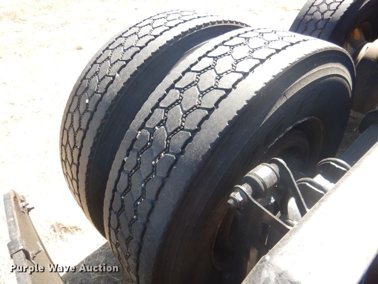 image for item DG4620 2015 Volvo VN  semi truck