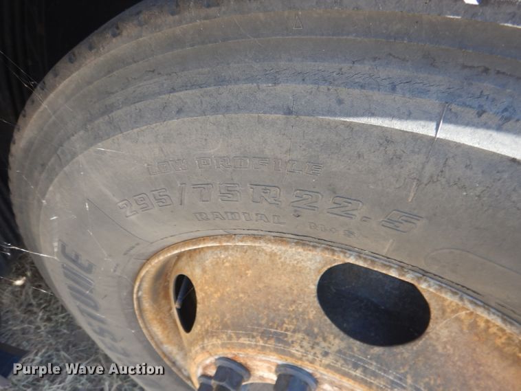 image for item DG4620 2015 Volvo VN  semi truck