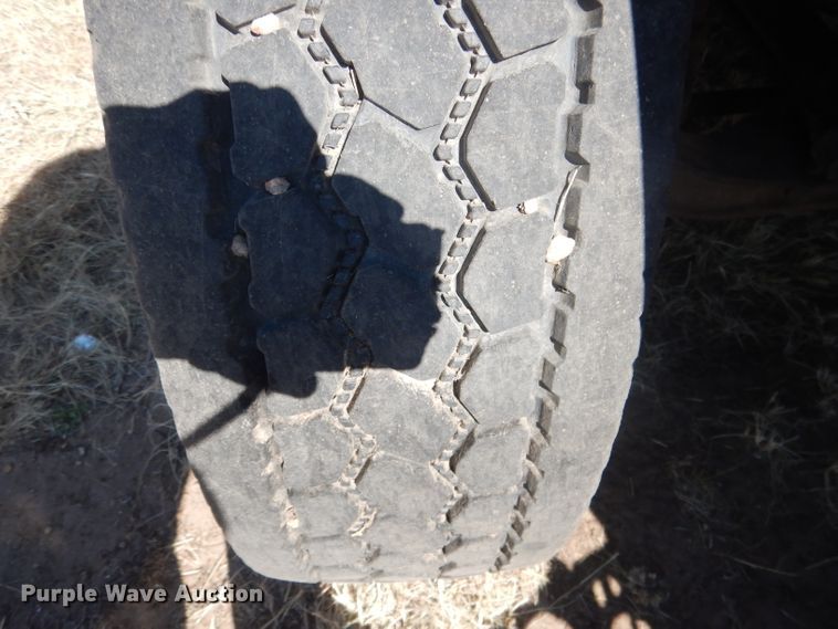 image for item DG4620 2015 Volvo VN  semi truck