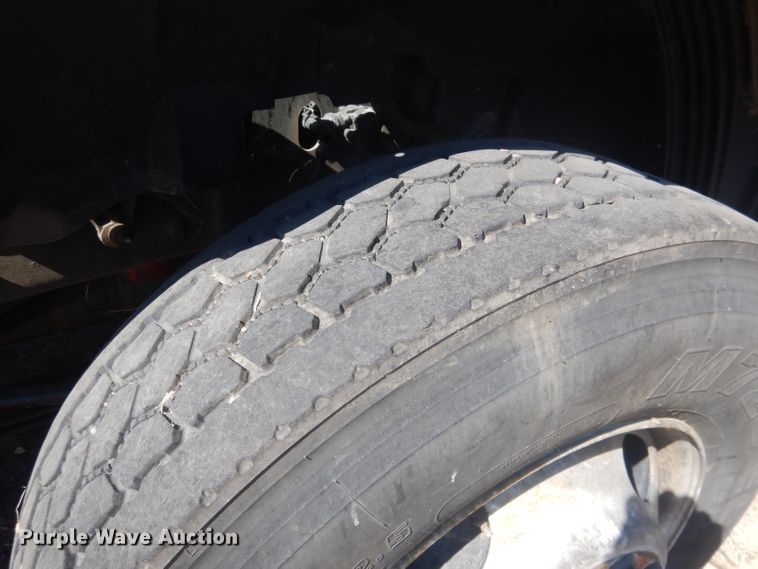 image for item DG4620 2015 Volvo VN  semi truck