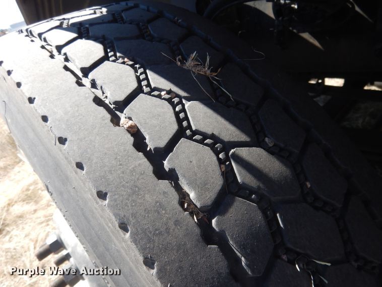 image for item DG4620 2015 Volvo VN  semi truck