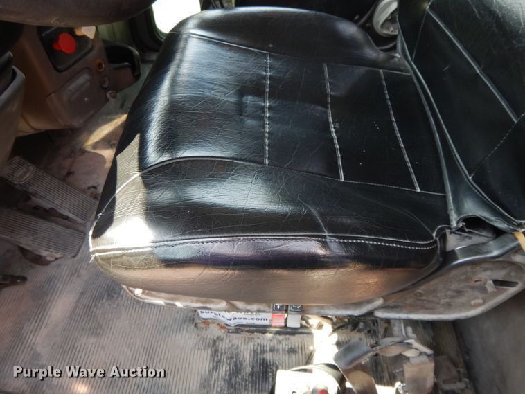 image for item DH0057 2013 Peterbilt 367  semi truck