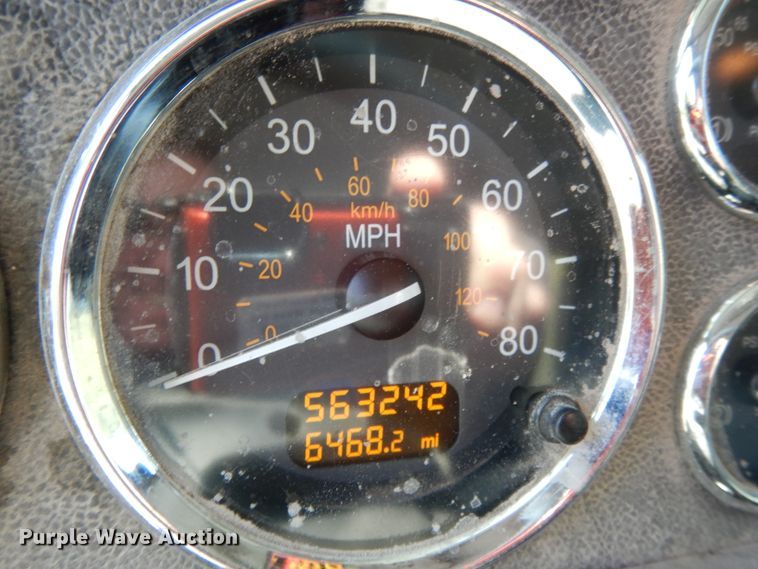 image for item DH0057 2013 Peterbilt 367  semi truck