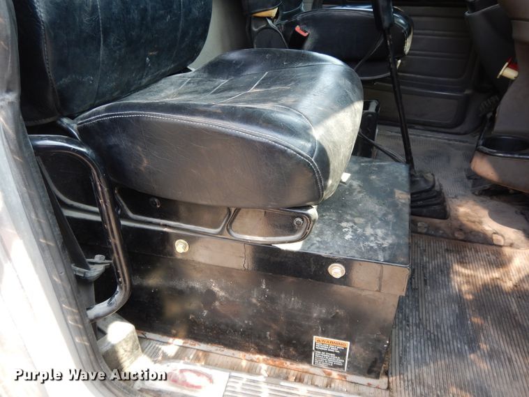 image for item DH0057 2013 Peterbilt 367  semi truck