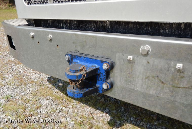 image for item DH0057 2013 Peterbilt 367  semi truck