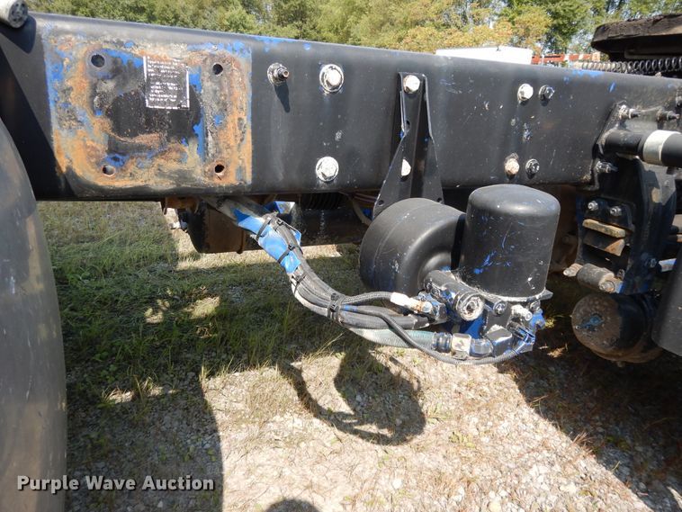 image for item DH0057 2013 Peterbilt 367  semi truck