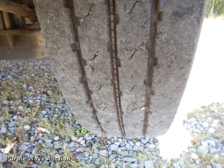 image for item DH0057 2013 Peterbilt 367  semi truck