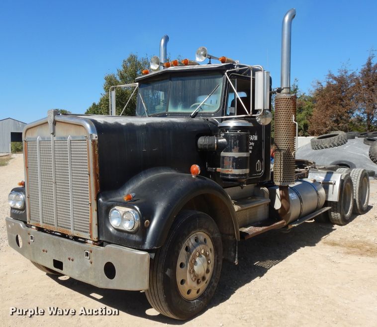 image for item DH0121 1980 Kenworth W900  semi truck