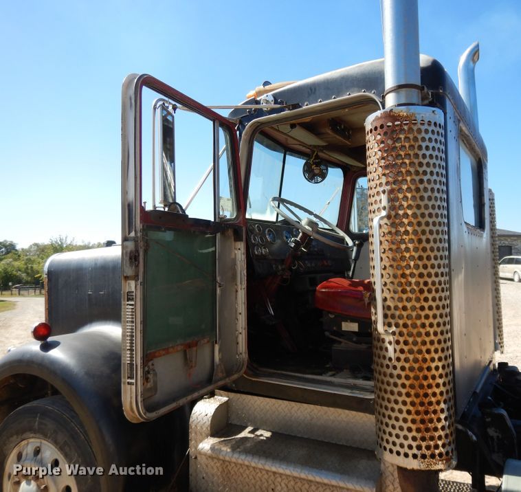 image for item DH0121 1980 Kenworth W900  semi truck