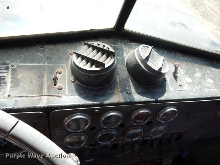 image for item DH0121 1980 Kenworth W900  semi truck